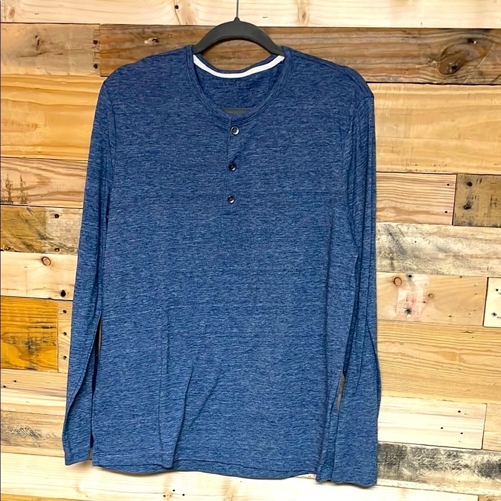 Banana Republic Size Large Blue Three Button Henley Long Sleeve Soft Shirt